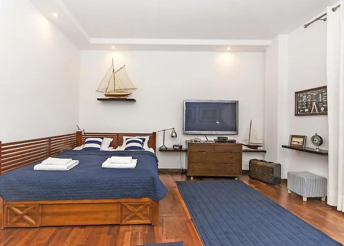 Pirat Rentyear Apartment